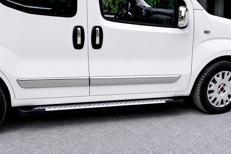 Opel Combo 2012-2018 Marchepieds Latéraux Allmond Grey (2 pcs, Aluminium) Image