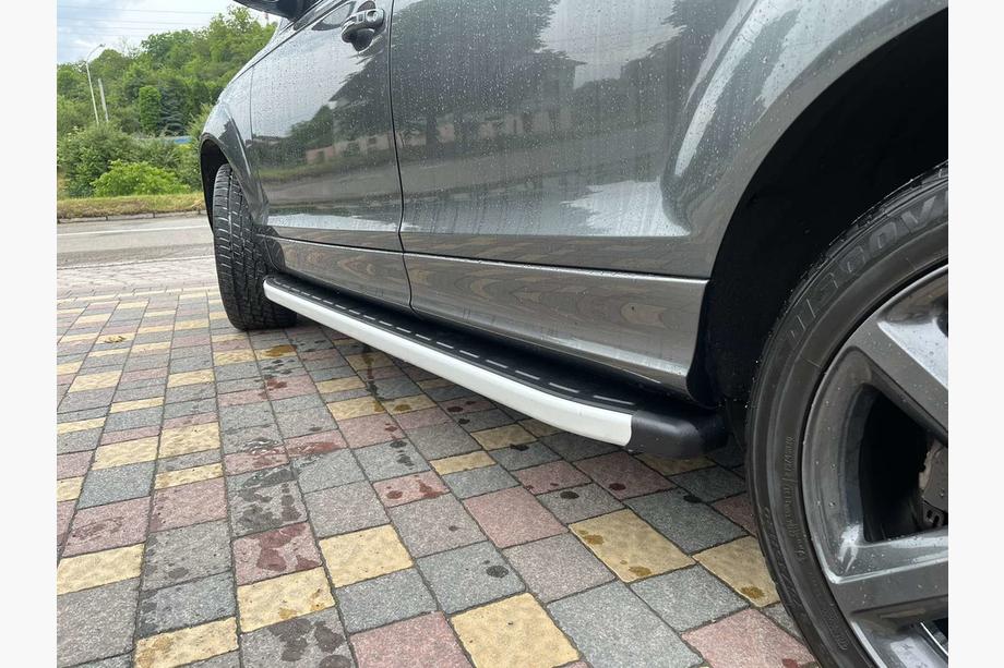 Audi Q7 2005-2015 Marchepieds Latéraux Fullmond (2 pcs, Aluminium) Image