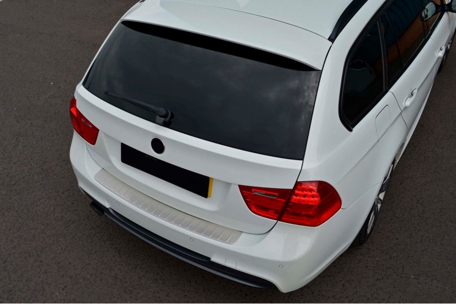 BMW 3 Series E90/E91 2005-2011 Protection de pare-chocs arrière inox (2006-2008, SW) Image