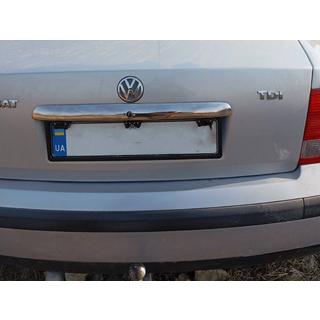 Baguette chromée au-dessus de la plaque 1996-2001 (inox) Volkswagen Passat B5 1997-2005 photo 3