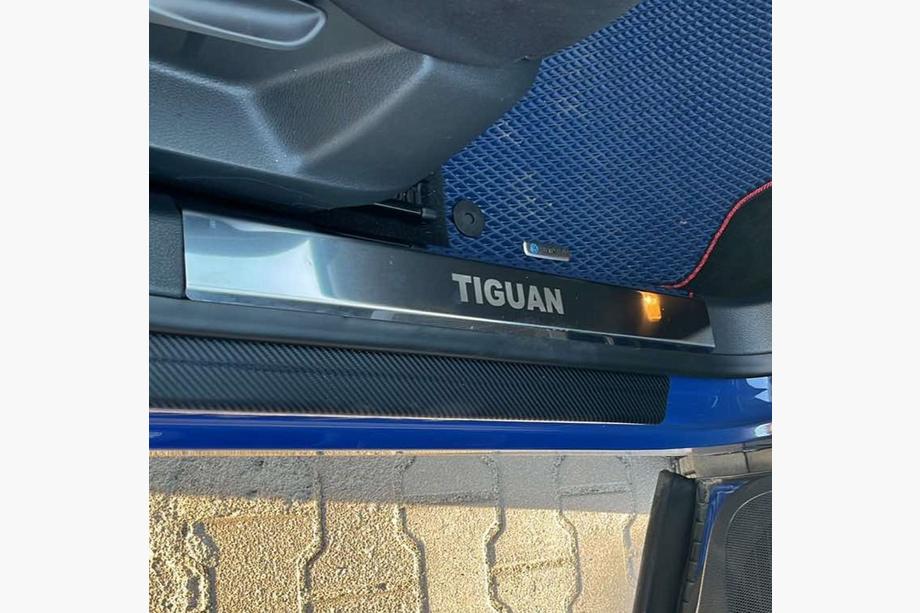 Volkswagen Tiguan 2007-2016 Seuils de porte intérieurs inox Carmos (4 pcs) Photo 3