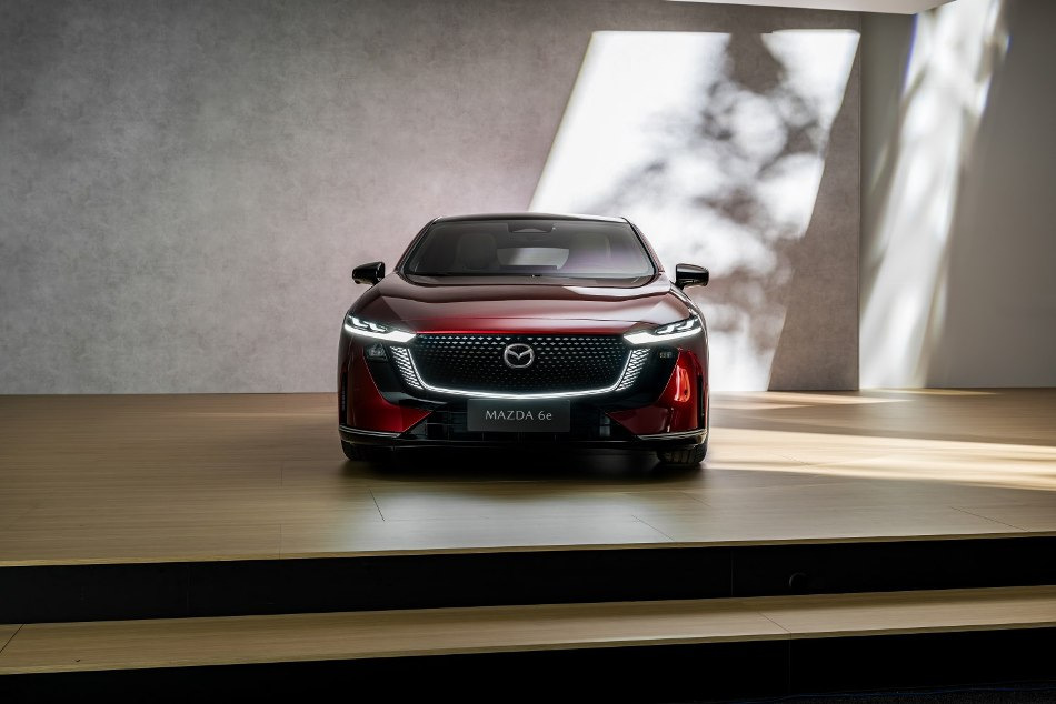 Essai de la nouvelle voiture électrique Mazda 6e