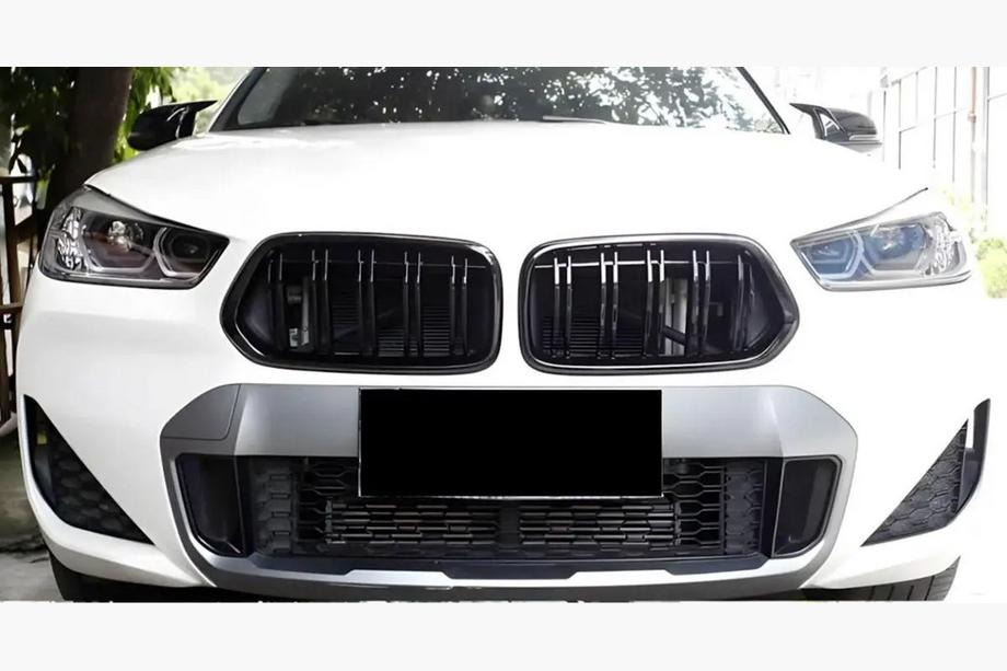BMW X2 F39 2018-2023 Calandre M-Look (Noir Brillant) Image