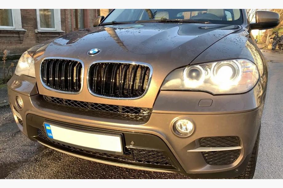 BMW X5 E70 2007-2013 Calandre M-Look (Noir Brillant avec Encadrement Chrome) Image
