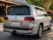 Toyota Land Cruiser 200 2007-2021 Diffuseur arrière sans chrome 2016↗ (Executive 2019/2021, pour attelage) Noir photo 2