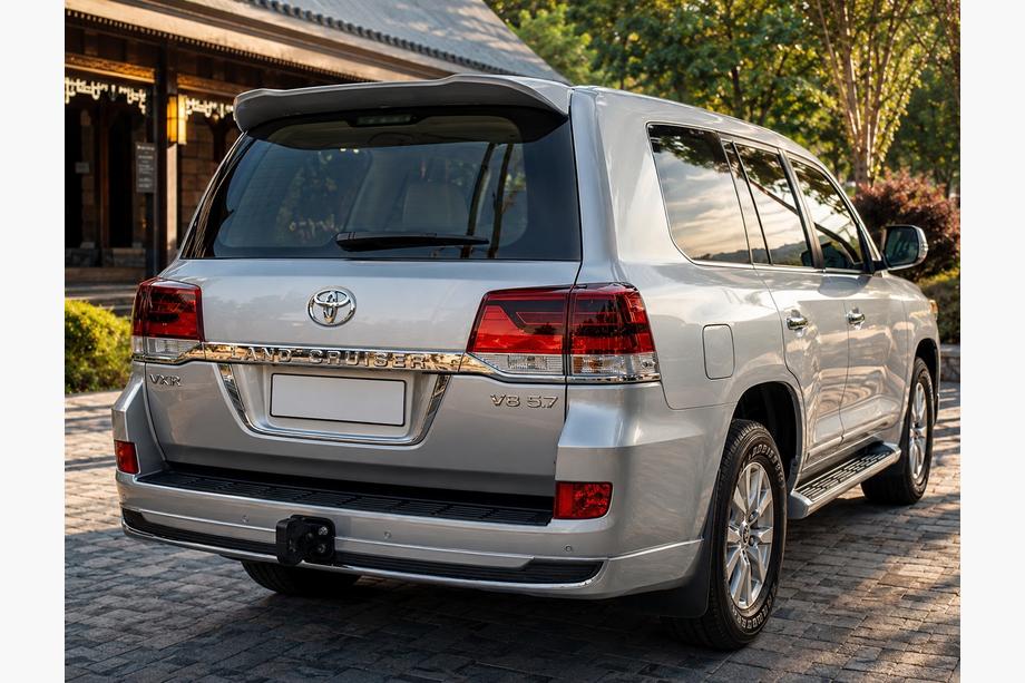 Toyota Land Cruiser 200 2007-2021 Diffuseur arrière sans chrome 2016↗ (Executive 2019/2021, pour attelage) Blanc Photo 2