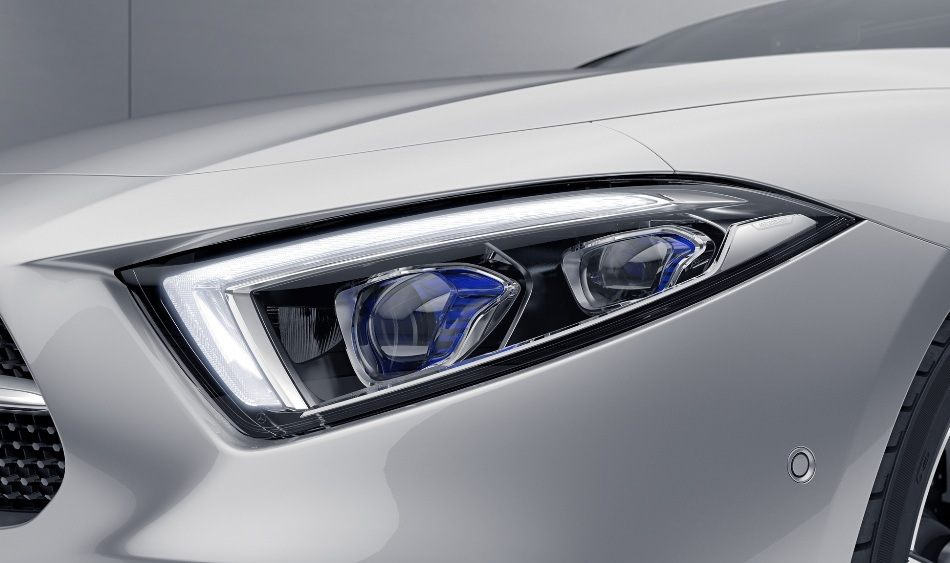 Lumière parfaite : guide d’entretien des optiques automobiles