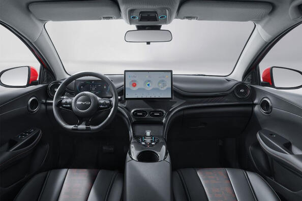 Essai de la berline électrique BYD e2 Photo 5