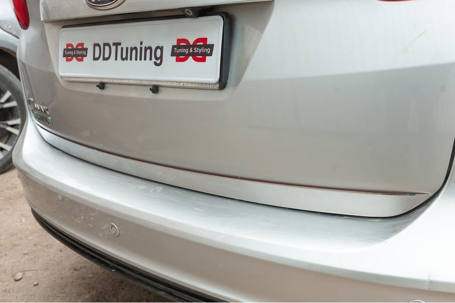 Ford C-Max/Grand C-Max 2010-2019 Baguette de coffre inox Carmos - Acier Inoxydable Turc Image