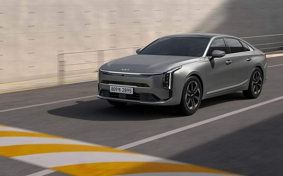 Essai de la Kia K8 2025 : une berline modernisée avec une touche de luxe