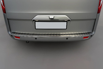 Ford Custom 2013-2022 Baguette chromée au-dessus de la plaque d'immatriculation (pour caméra, inox) photo 1