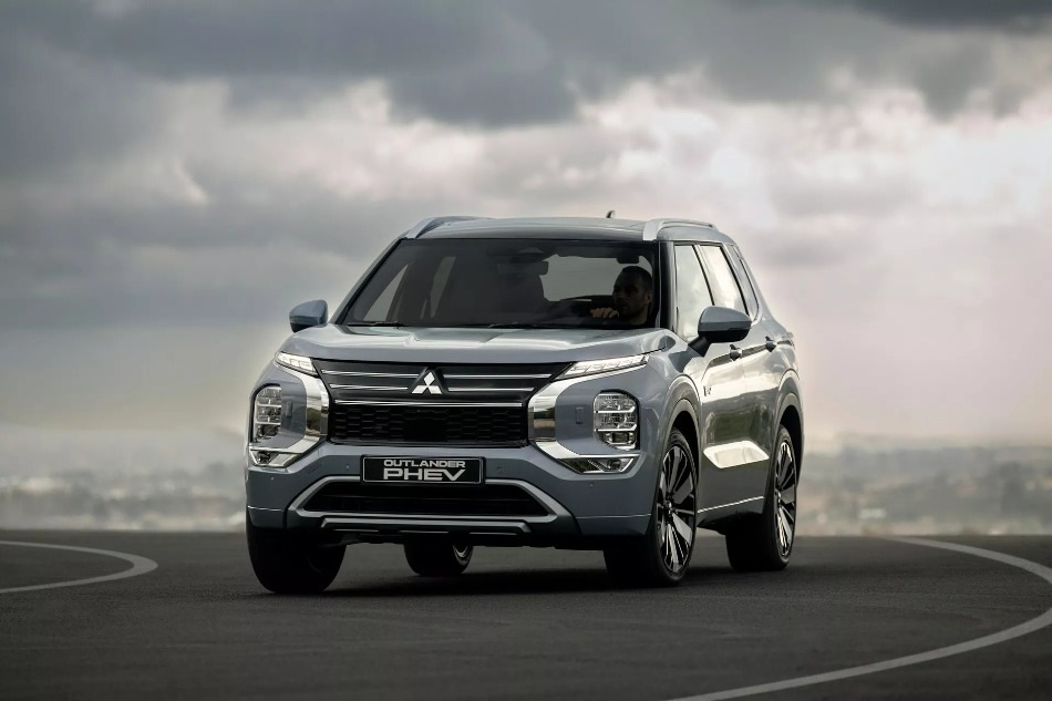 Essai du Mitsubishi Outlander PHEV 2024 : un hybride pour les longues routes