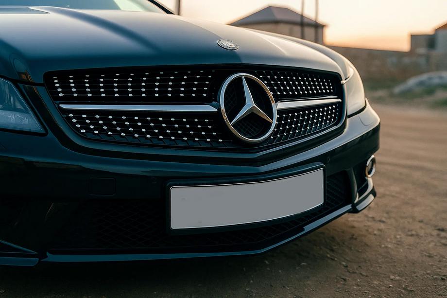 Mercedes SL R230 2001-2011 Calandre Avant Diamond Black (2008-2011) Image