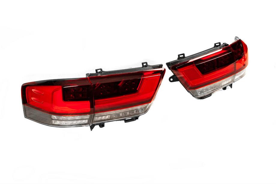 Toyota Land Cruiser 200 2007-2021 Kit restylage vers LC 300 High-Line (Kit Standard) Photo 13