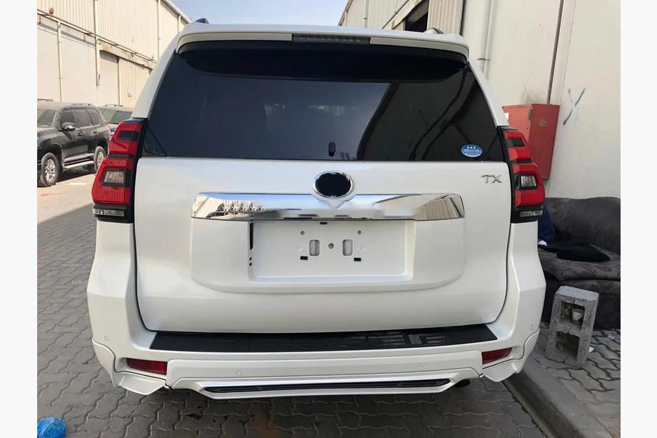 Toyota Land Cruiser Prado 150 2009-2023 Diffuseur arrière TRD 3 pièces (pour 2017+) Blanc Image