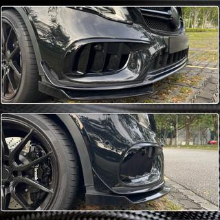 Flaps de pare-chocs avant en carbone (pour GLA45 AMG 2017-2020) photo 3