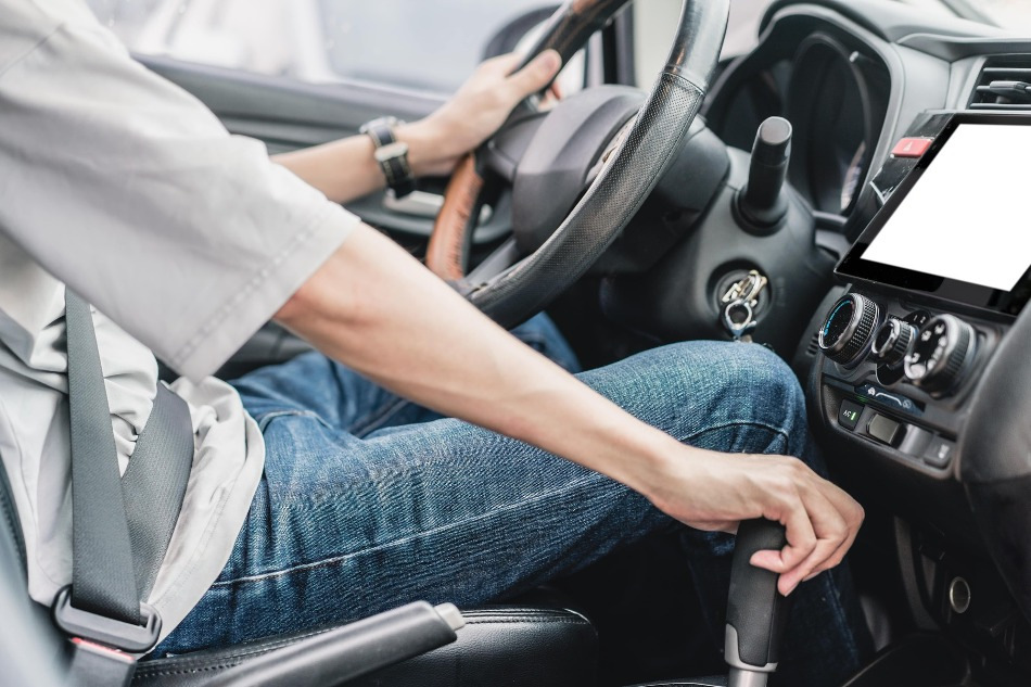 Comment le style de conduite affecte-t-il la consommation de carburant d’une voiture ?