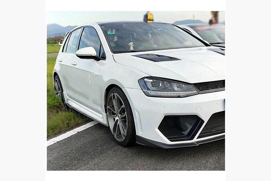 Volkswagen Golf 7/E-Golf 2012-2020 Bas de Caisse (pour Base HB 2012-2017, Carbone) Photo 3