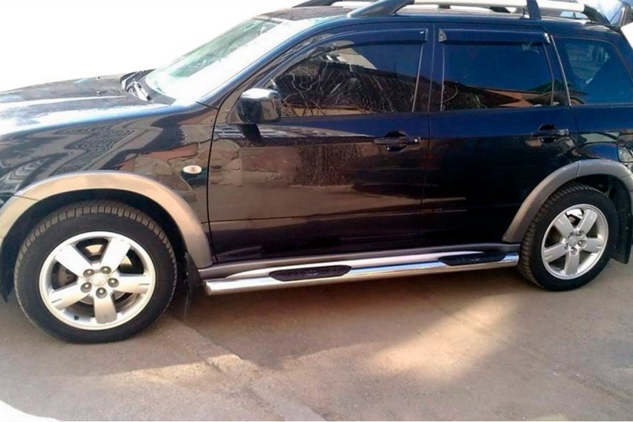 Mitsubishi Outlander 2001-2006 Barres Latérales (2 pcs, Inox) Image
