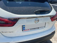 Nissan Qashqai 2014-2021 Baguette chromée au-dessus de la plaque d'immatriculation (inox) Carmos - Acier Inoxydable Turc photo 2