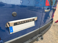 Nissan NV400 2010-2024 Baguette inox au-dessus de la plaque d'immatriculation photo 3