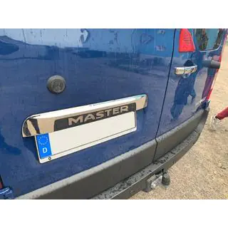 Baguette inox au-dessus de la plaque d'immatriculation Nissan NV400 2010-2024 photo 3