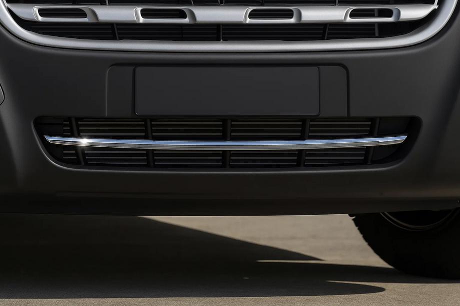 Nissan NV400 2010-2024 Baguette de pare-chocs en acier inoxydable Image