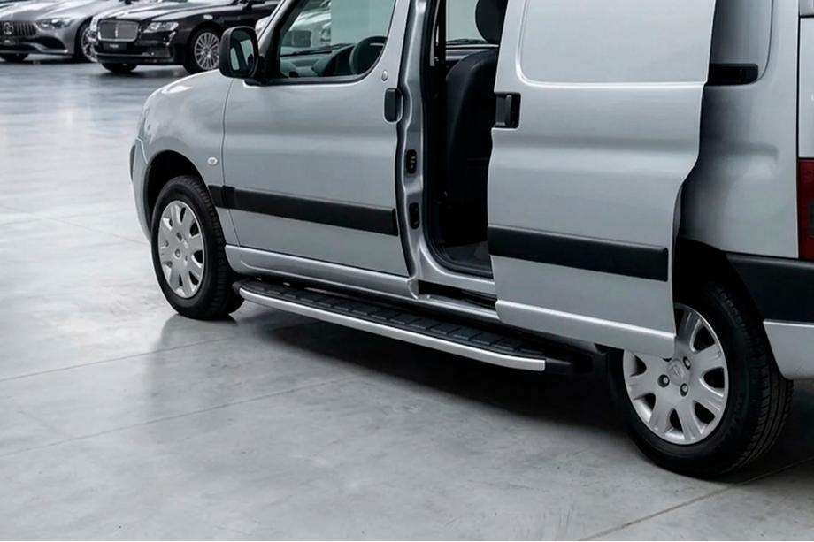 Peugeot Partner 1996-2008 Marchepieds Latéraux Fullmond (2 pcs, aluminium) Image