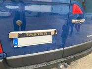 Renault Master 2011-2023 Baguette inox au-dessus de la plaque d'immatriculation photo 1