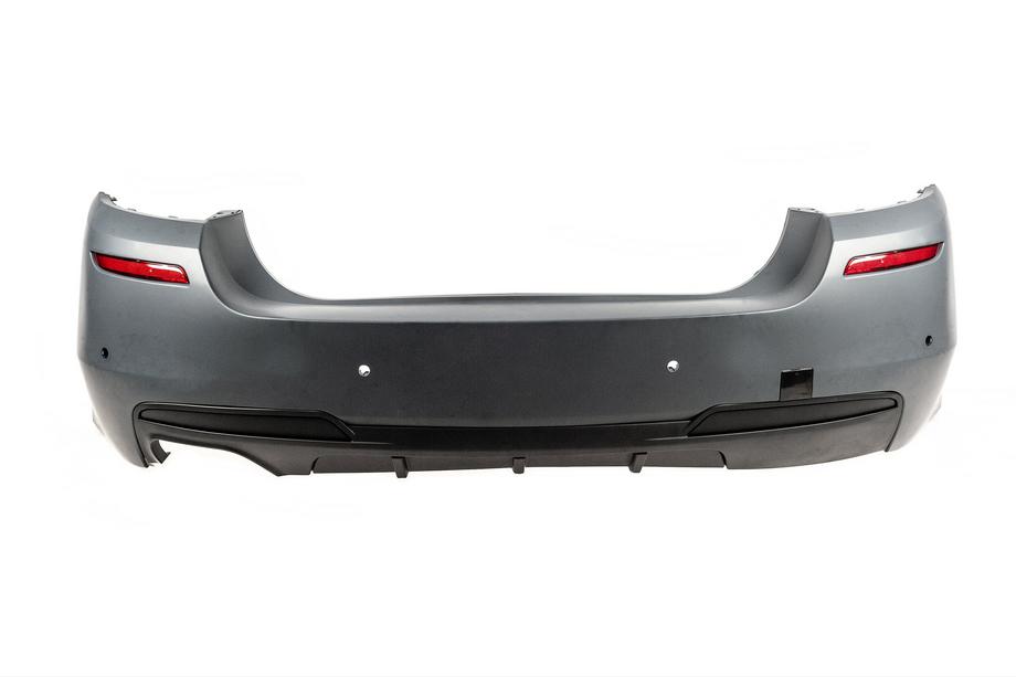 BMW 5 Series F10/F11 2010–2016 Pare-chocs arrière avec diffuseur M-Performance (pour F10, pour double sortie d’échappement d’un seul côté) Image