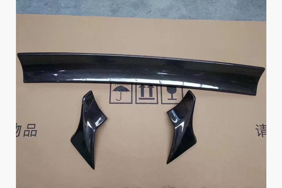 Dodge Challenger 2008-2023 Spoiler (Carbone) Image