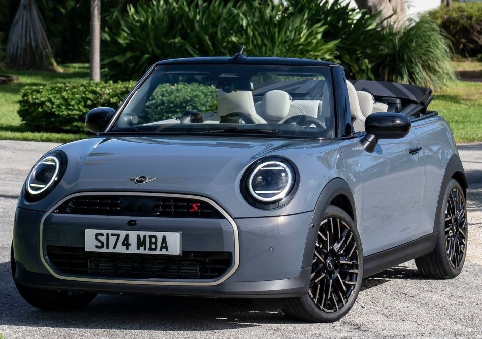 Essai de la Mini Cabrio : le plaisir du plein air en style urbain