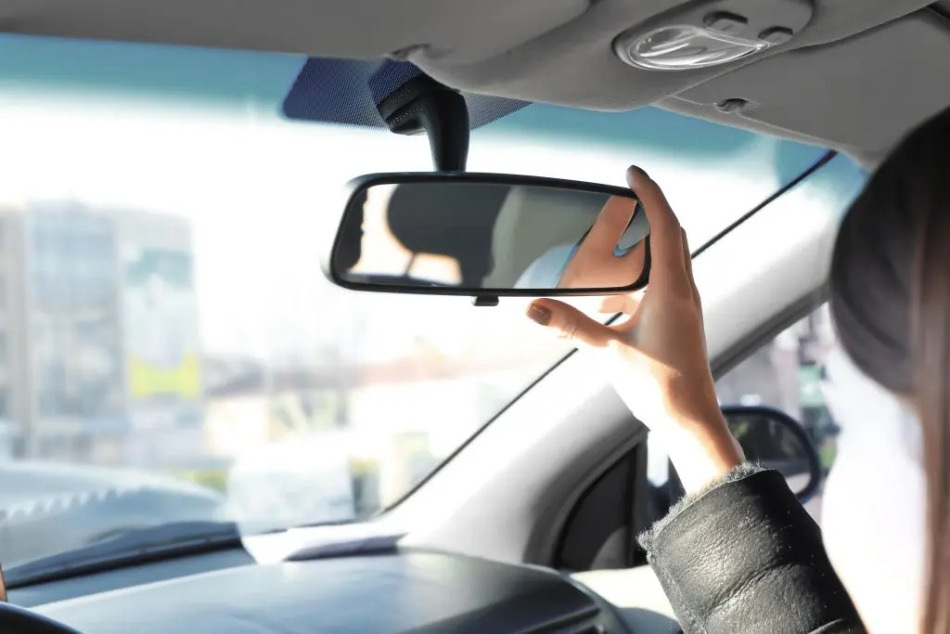 Que vérifier dans la voiture avant de partir ?