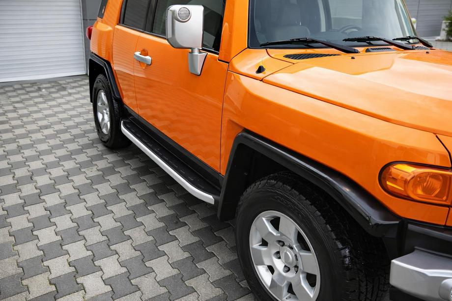 Toyota FJ Cruiser 2006-2022 Marchepieds latéraux Fullmond (2 pcs, aluminium) Image