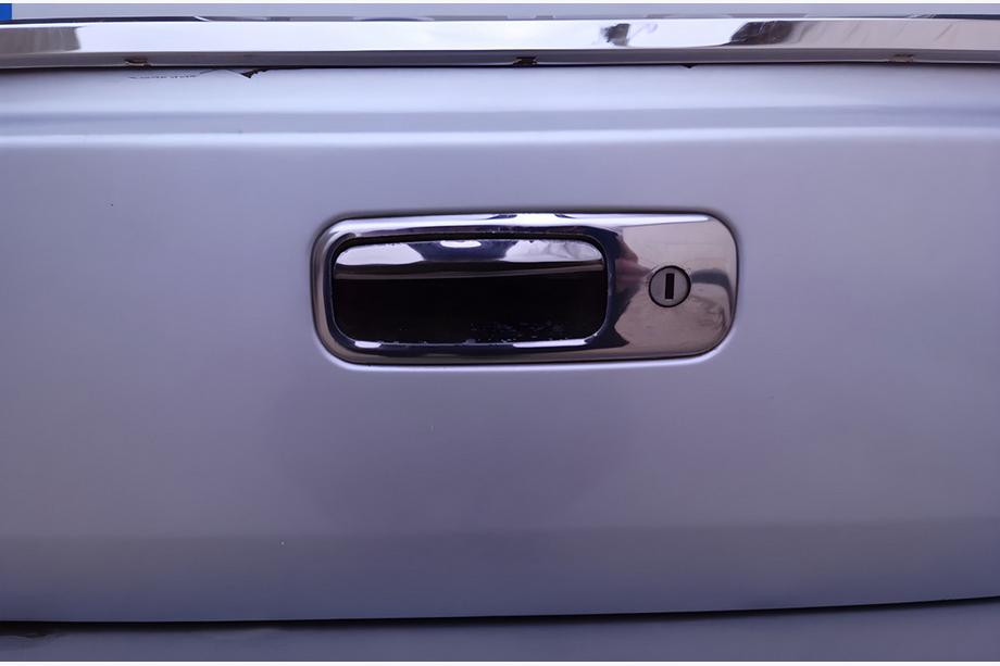 Volkswagen Caddy 2004-2010 Cache Poignée de Coffre Inox Carmos - Acier Inoxydable Turc Image