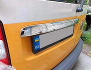 Volkswagen Caddy 2004-2010 Baguette chromée au-dessus de la plaque d'immatriculation (2 portes, inox) photo 2