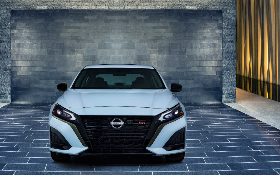 Nissan Altima mise à jour : un nouveau regard sur la berline classique