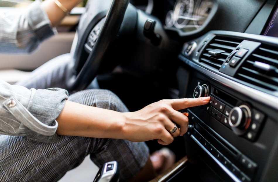 Comment utiliser efficacement la climatisation dans votre voiture : conseils pour rester au frais et économiser de l’argent