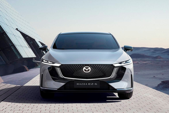 Essai du Mazda EZ-6 hybride à hayon