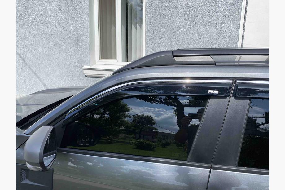 Dacia Duster 2024- Déflecteurs de vitres avec moulure chromée (4 pcs, Niken) Photo 4