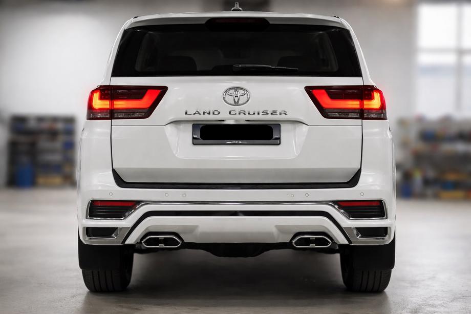 Toyota Land Cruiser 300 2021- Cache Pare-chocs Arrière VXR Photo 1