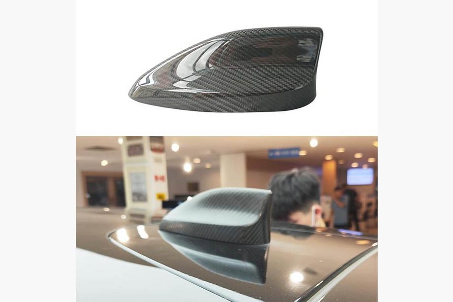 Ford Mustang E-mach 2020- Antenne Aileron de Requin de Toit (Carbone) Image