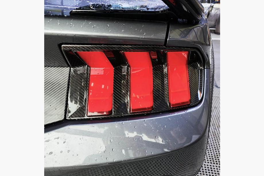 Ford Mustang 2024- Couvercles de Feux Arriere en Carbone Photo 3