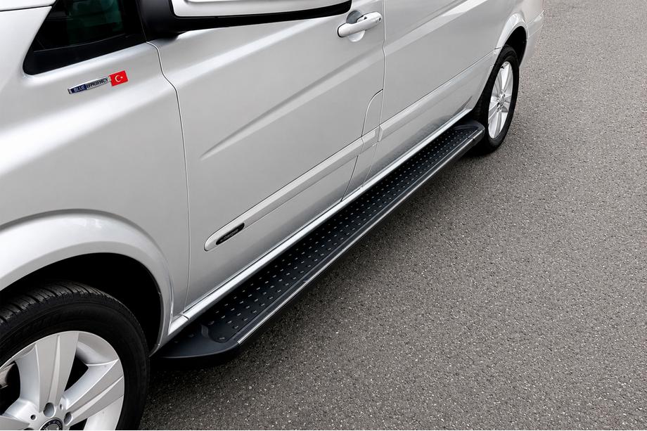 Mercedes Vito W639 2004-2014 Marchepieds Latéraux Allmond Black (2 pcs, aluminium) Courte et Moyenne Image