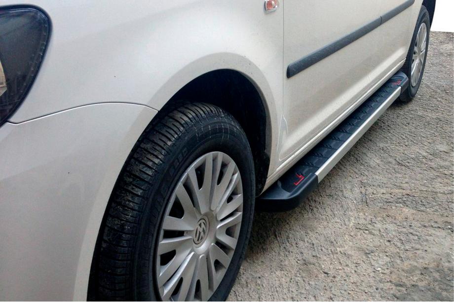 Volkswagen Caddy 2004-2010 Marchepieds Red-style (2 pcs, Aluminium) Empattement Maxi Image