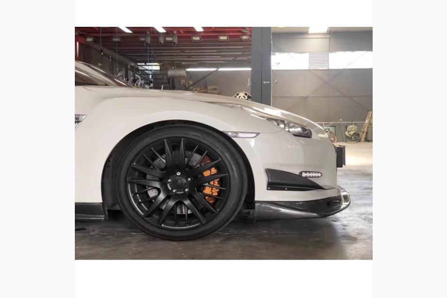 Nissan GT-R 2008-2025 Couvre Pare-chocs Avant Carbone (2009-2015) Photo 3