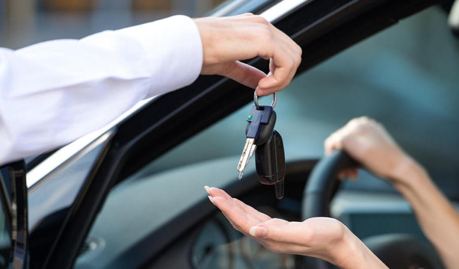 Faut-il louer sa voiture ? Avantages et inconvénients
