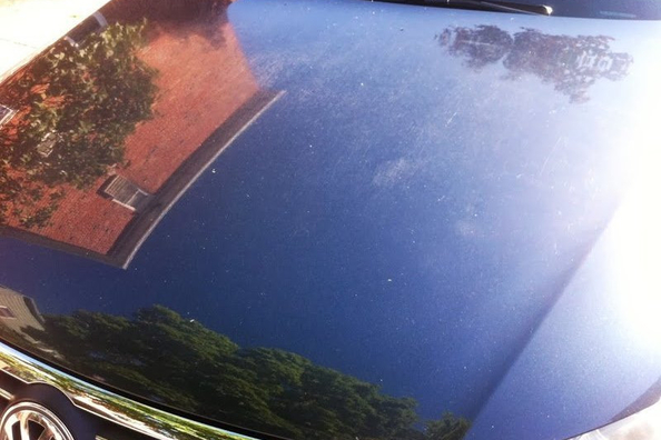 Les secrets de la brillance d’une voiture : qu’est-ce qui ternit la peinture et comment lui redonner son éclat ? Photo 1