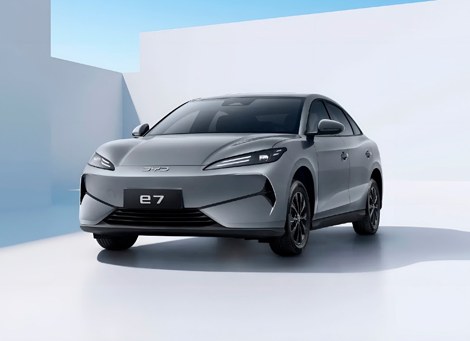 Essai de la BYD E7 2025 : une berline électrique abordable pour la ville