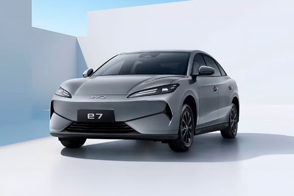 Essai de la BYD E7 2025 : une berline électrique abordable pour la ville